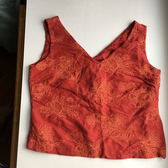 100% Silk Tommy Bahama Embroidered Sleeveless Top - Picture 2 of 8